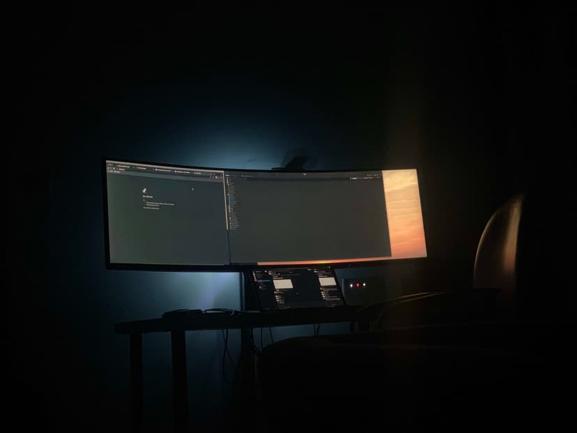 Ultrawide & Macbook air.